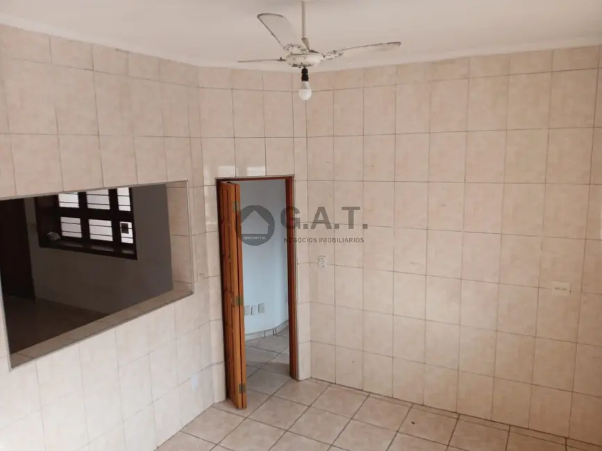 Casa com 3 quartos para alugar, 196m2 em Centro, Sorocaba - SP - imagem 8 Foto 8 de Casa com 3 quartos para alugar, 196m2 em Centro, Sorocaba - SP