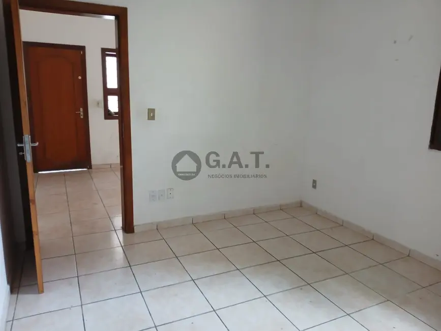 Casa com 3 quartos para alugar, 196m2 em Centro, Sorocaba - SP - imagem 7 Foto 7 de Casa com 3 quartos para alugar, 196m2 em Centro, Sorocaba - SP