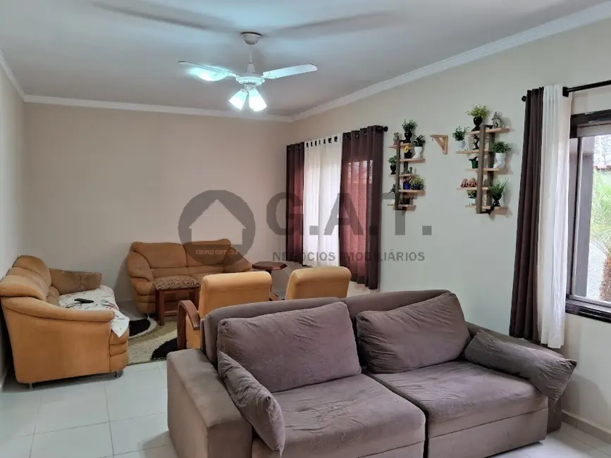 Casa com 3 quartos à venda, 182m2 em Jardim América, Sorocaba - SP - imagem 5 Foto 5 de Casa com 3 quartos à venda, 182m2 em Jardim América, Sorocaba - SP