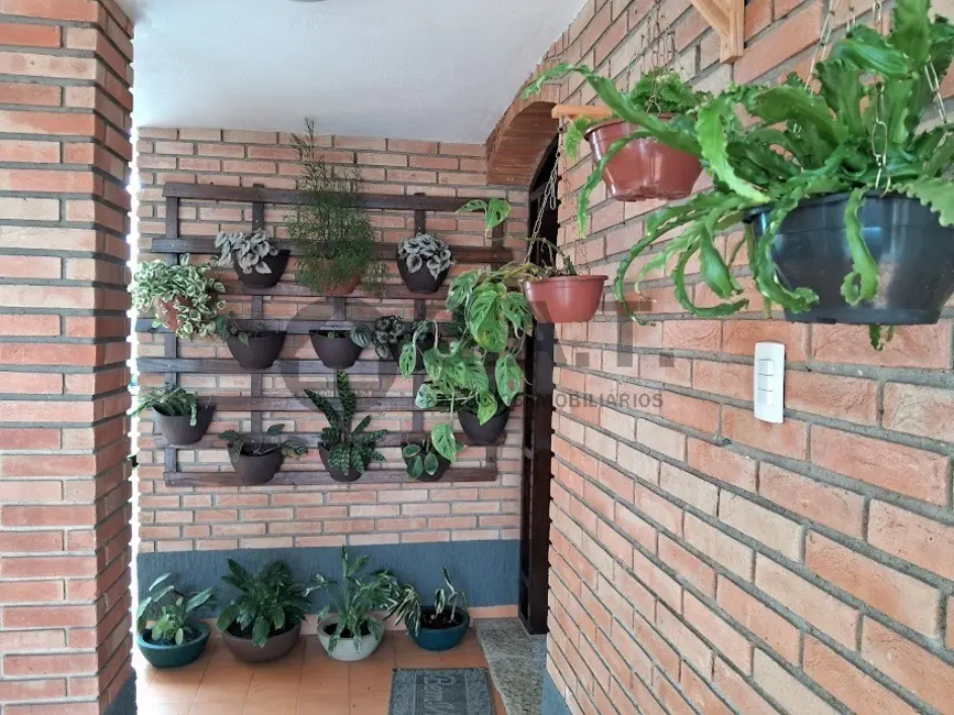 Casa com 3 quartos à venda, 182m2 em Jardim América, Sorocaba - SP - imagem 2 Foto 2 de Casa com 3 quartos à venda, 182m2 em Jardim América, Sorocaba - SP