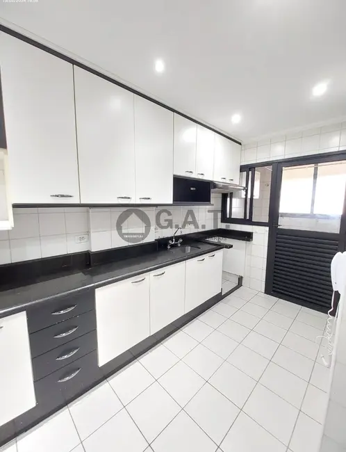 Apartamento com 3 quartos à venda, 100m2 em Jardim Emília, Sorocaba - SP - imagem 5 Foto 5 de Apartamento com 3 quartos à venda, 100m2 em Jardim Emília, Sorocaba - SP