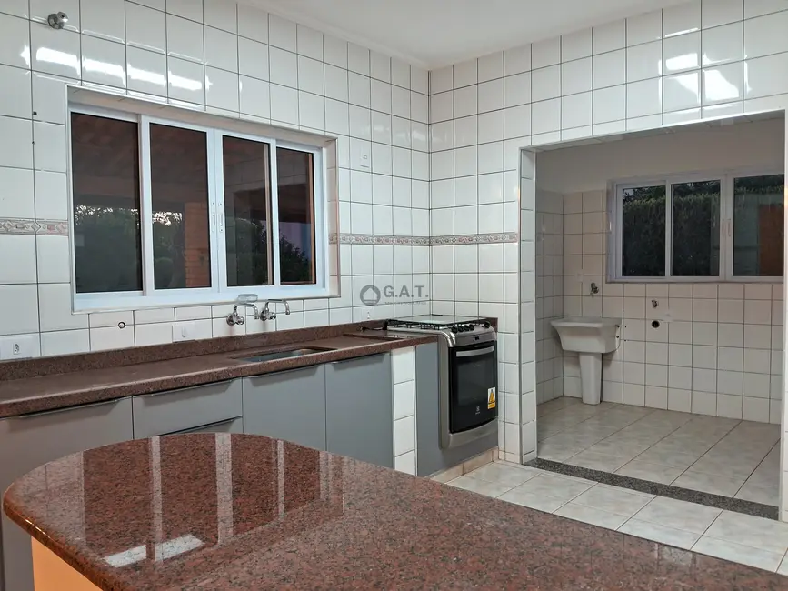 Casa de Condomínio com 3 quartos à venda, 287m2 em Vivendas do Lago, Sorocaba - SP - imagem 4 Foto 4 de Casa de Condomínio com 3 quartos à venda, 287m2 em Vivendas do Lago, Sorocaba - SP