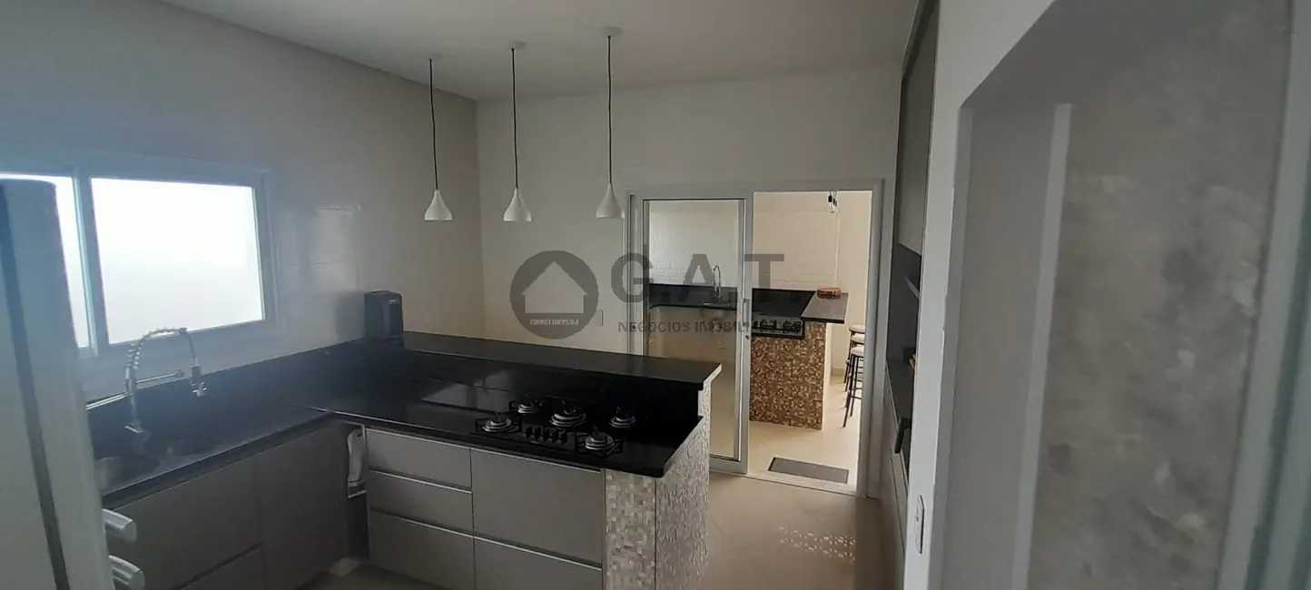 Foto 2 de Casa de Condomínio com 3 quartos à venda, 205m2 em Jardim Novo Mundo, Sorocaba - SP