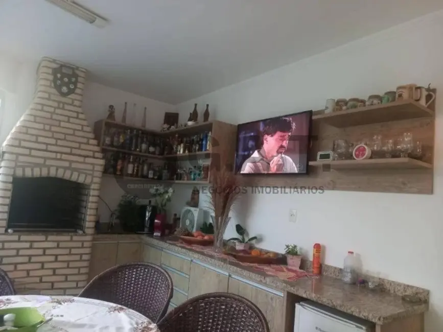 Foto 4 de Casa de Condomínio com 3 quartos à venda, 216m2 em Aracoiaba Da Serra - SP