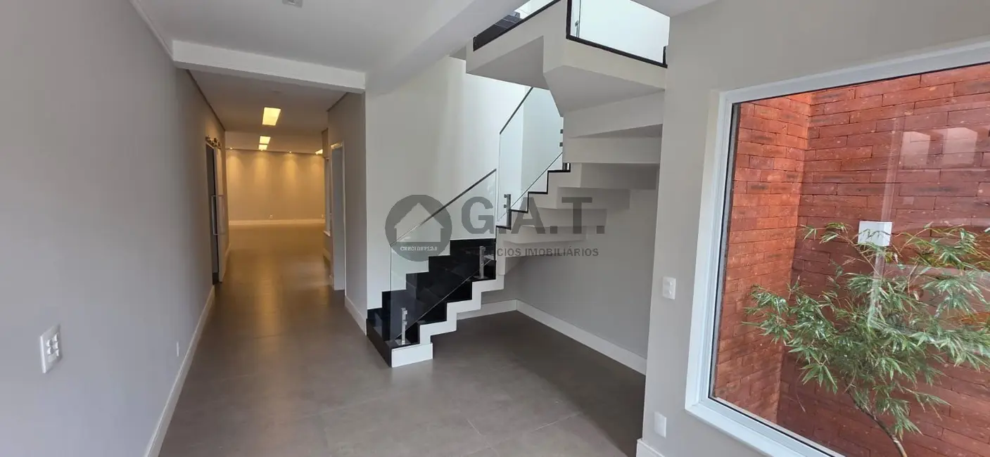 Casa de Condomínio com 3 quartos para alugar, 323m2 em Iporanga, Sorocaba - SP - imagem 6 Foto 6 de Casa de Condomínio com 3 quartos para alugar, 323m2 em Iporanga, Sorocaba - SP