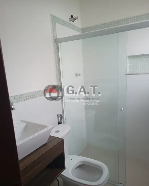 Foto 2 de Casa de Condomínio com 3 quartos para alugar, 175m2 em Aparecidinha, Sorocaba - SP