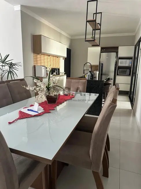 Casa de Condomínio com 3 quartos à venda, 140m2 em Wanel Ville, Sorocaba - SP - imagem 3 Foto 3 de Casa de Condomínio com 3 quartos à venda, 140m2 em Wanel Ville, Sorocaba - SP