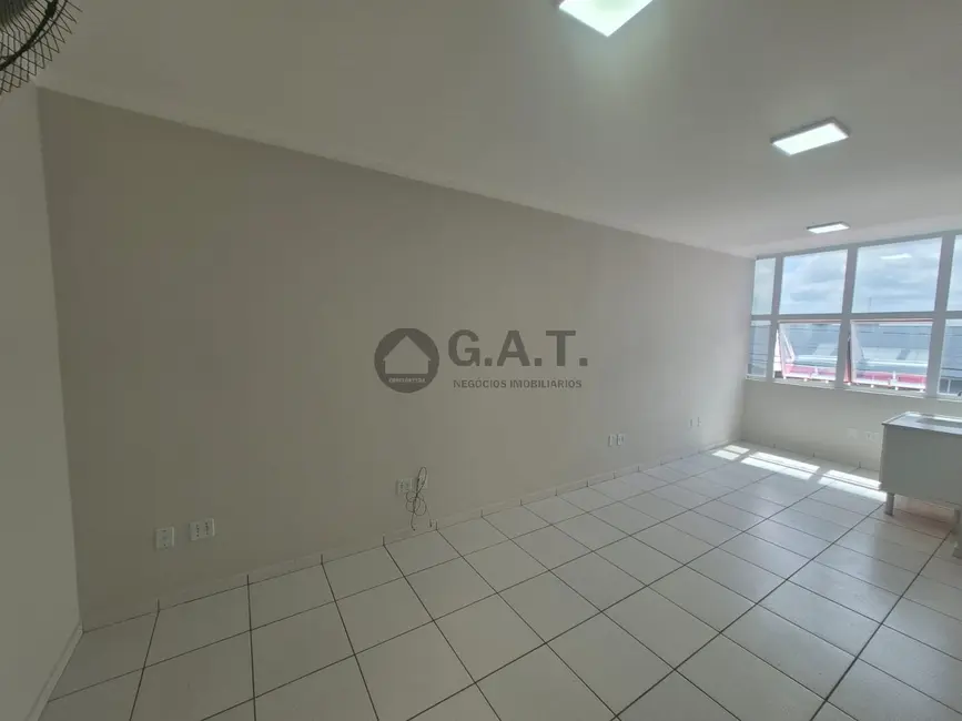 Sala Comercial para alugar, 30m2 em Sorocaba - SP - imagem 2 Foto 2 de Sala Comercial para alugar, 30m2 em Sorocaba - SP