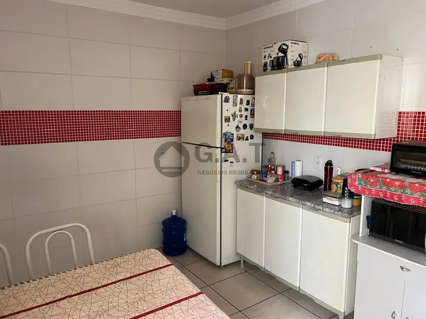 Casa com 3 quartos à venda, 214m2 em Vila Santana, Sorocaba - SP - imagem 6 Foto 6 de Casa com 3 quartos à venda, 214m2 em Vila Santana, Sorocaba - SP