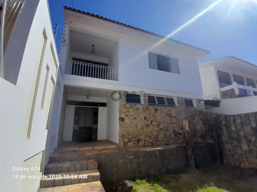 Foto 4 de Casa com 3 quartos para alugar, 240m2 em Vila Trujillo, Sorocaba - SP