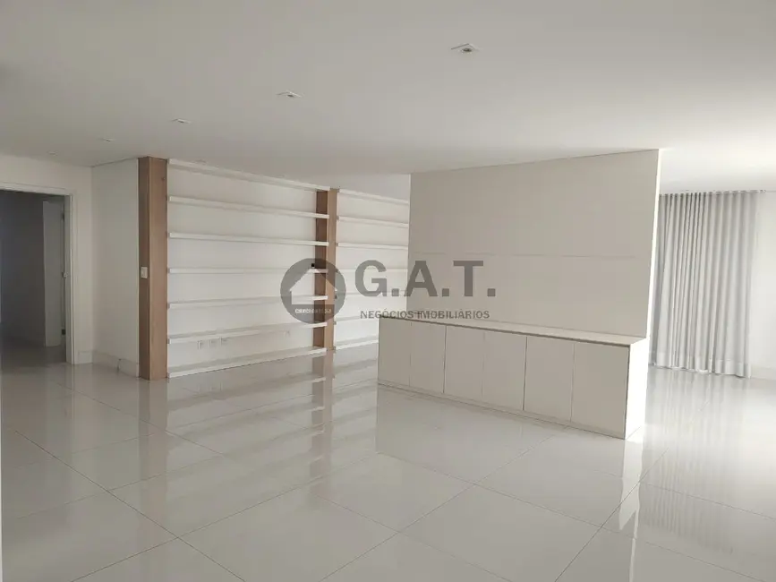 Apartamento com 3 quartos para alugar, 330m2 em Jardim Judith, Sorocaba - SP - imagem 4 Foto 4 de Apartamento com 3 quartos para alugar, 330m2 em Jardim Judith, Sorocaba - SP