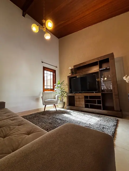 Casa de Condomínio com 3 quartos à venda, 149m2 em Aparecidinha, Sorocaba - SP - imagem 3 Foto 3 de Casa de Condomínio com 3 quartos à venda, 149m2 em Aparecidinha, Sorocaba - SP
