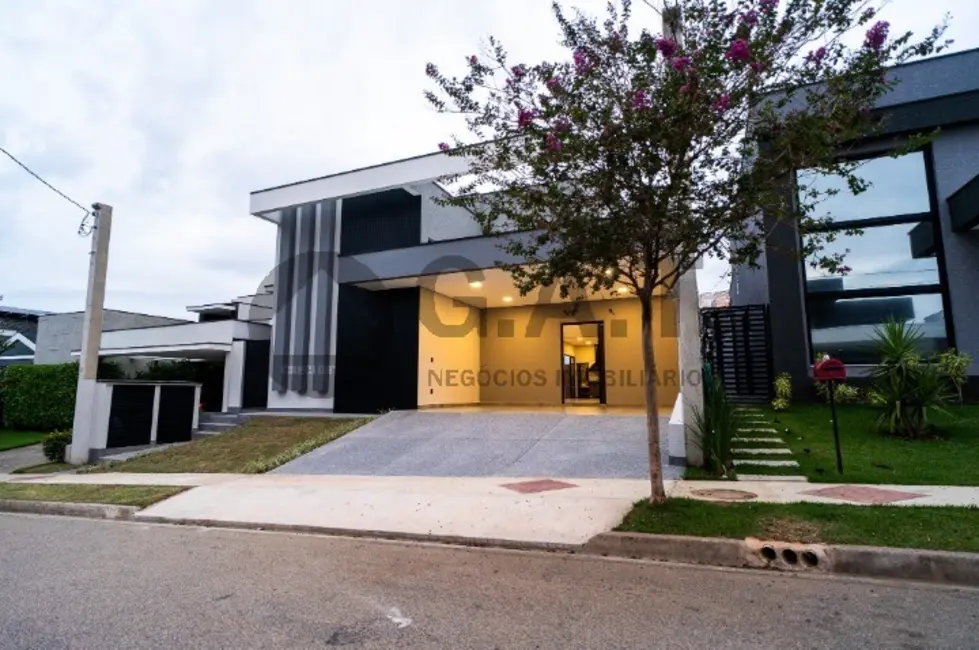 Casa de Condomínio com 3 quartos à venda, 212m2 em Jardim Residencial Chácara Ondina, Sorocaba - SP - imagem 1 Foto 1 de Casa de Condomínio com 3 quartos à venda, 212m2 em Jardim Residencial Chácara Ondina, Sorocaba - SP