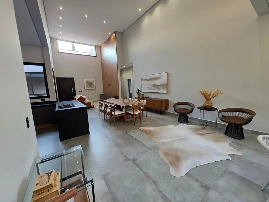 Casa de Condomínio com 3 quartos à venda, 212m2 em Jardim Residencial Chácara Ondina, Sorocaba - SP - imagem 2 Foto 2 de Casa de Condomínio com 3 quartos à venda, 212m2 em Jardim Residencial Chácara Ondina, Sorocaba - SP