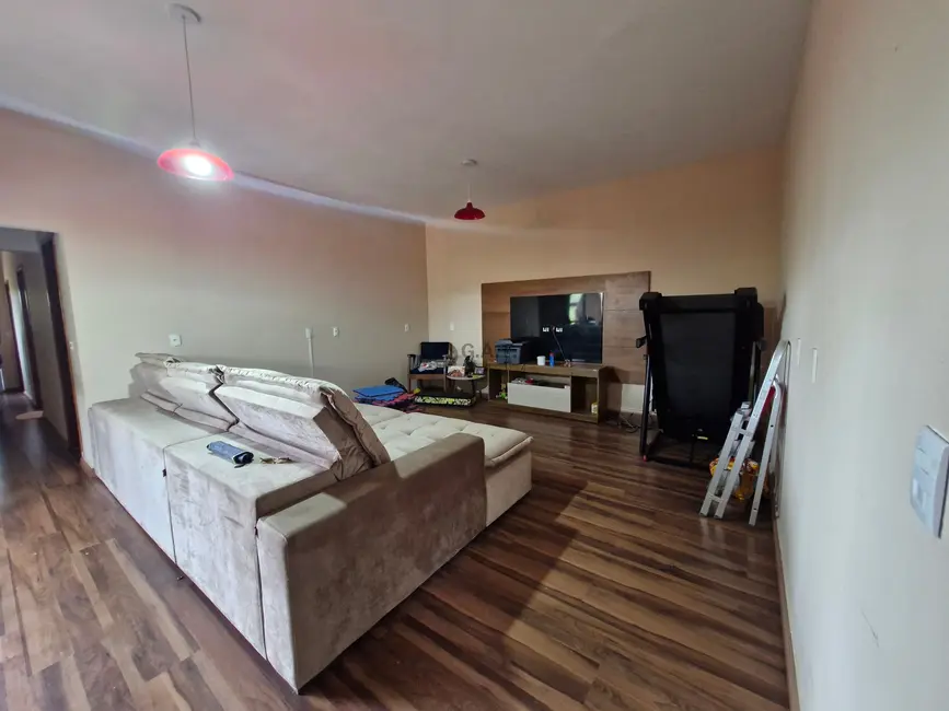 Chácara com 2 quartos à venda, 164m2 em Aracoiaba Da Serra - SP - imagem 3 Foto 3 de Chácara com 2 quartos à venda, 164m2 em Aracoiaba Da Serra - SP