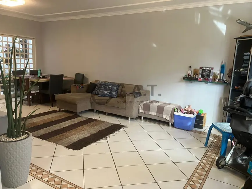 Casa com 3 quartos à venda, 220m2 em Jardim Simus, Sorocaba - SP - imagem 4 Foto 4 de Casa com 3 quartos à venda, 220m2 em Jardim Simus, Sorocaba - SP