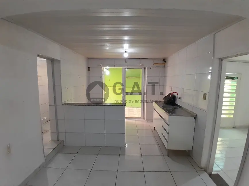 Casa com 1 quarto para alugar, 40m2 em Vila Haro, Sorocaba - SP - imagem 8 Foto 8 de Casa com 1 quarto para alugar, 40m2 em Vila Haro, Sorocaba - SP