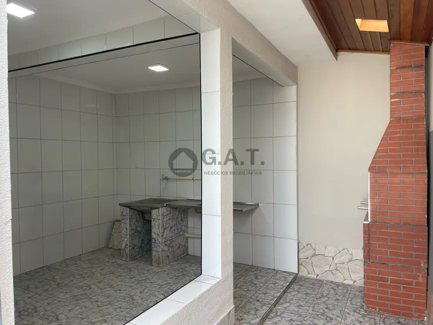 Casa com 2 quartos à venda, 108m2 em Jardim Guaíba, Sorocaba - SP - imagem 3 Foto 3 de Casa com 2 quartos à venda, 108m2 em Jardim Guaíba, Sorocaba - SP