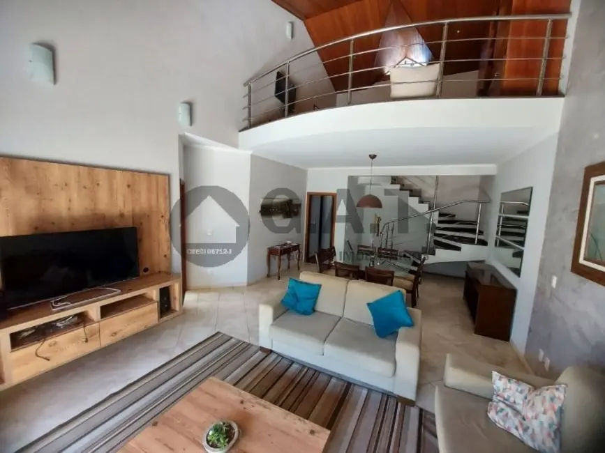 Foto 1 de Casa de Condomínio com 3 quartos para alugar, 230m2 em Chácaras Reunidas São Jorge, Sorocaba - SP