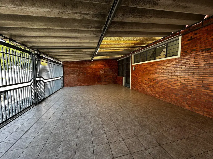 Foto 2 de Casa com 3 quartos para alugar, 180m2 em Jardim Guarujá, Sorocaba - SP