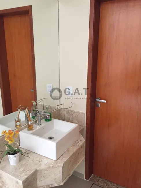 Casa de Condomínio com 3 quartos à venda, 270m2 em Jardim Novo Horizonte, Sorocaba - SP - imagem 8 Foto 8 de Casa de Condomínio com 3 quartos à venda, 270m2 em Jardim Novo Horizonte, Sorocaba - SP