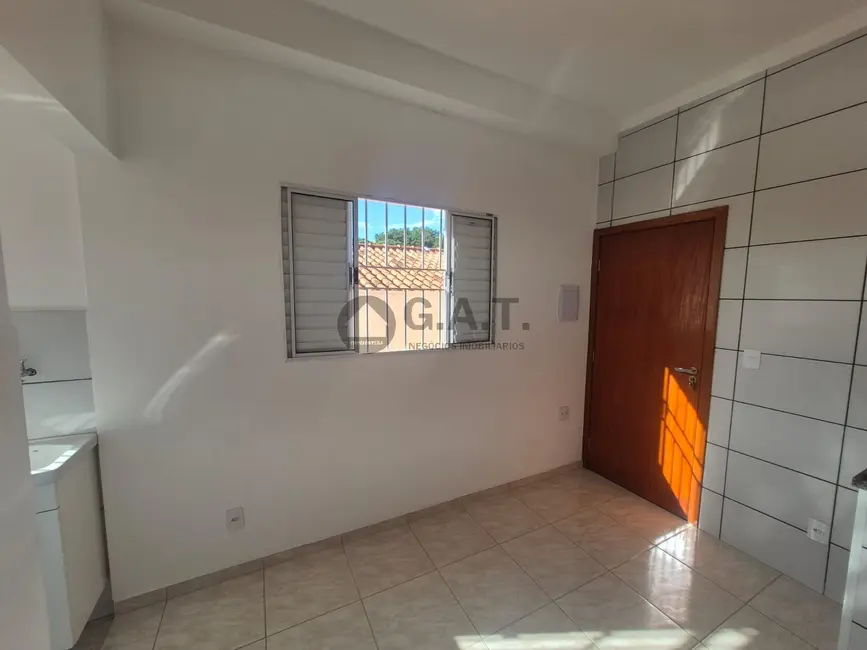 Foto 1 de Kitnet com 1 quarto para alugar, 23m2 em Jardim Vergueiro, Sorocaba - SP