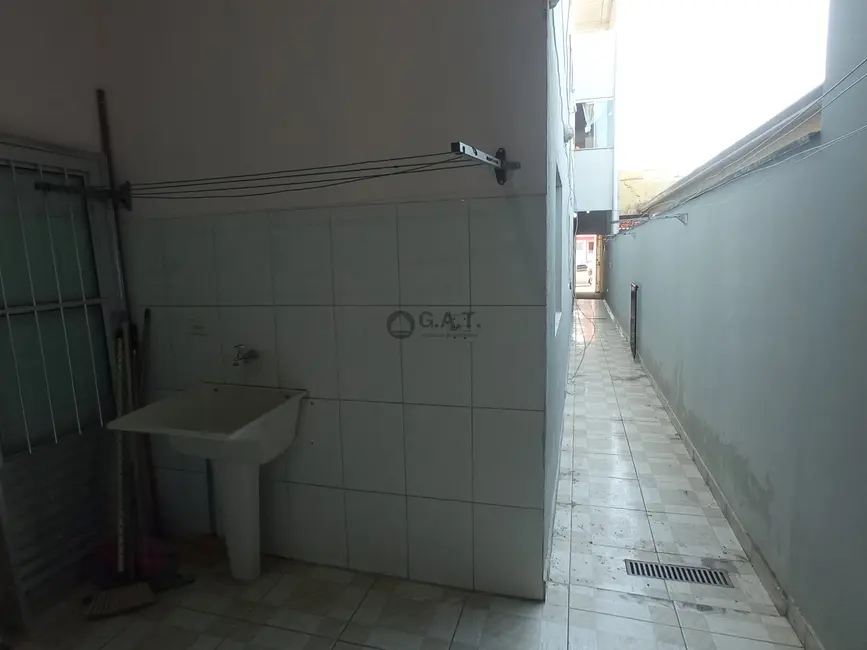 Foto 8 de Casa com 2 quartos para alugar, 50m2 em Jardim J S Carvalho, Sorocaba - SP