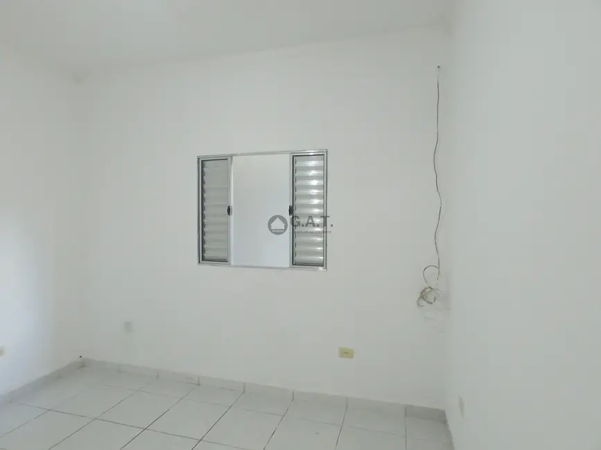 Foto 9 de Casa com 2 quartos para alugar, 50m2 em Jardim J S Carvalho, Sorocaba - SP