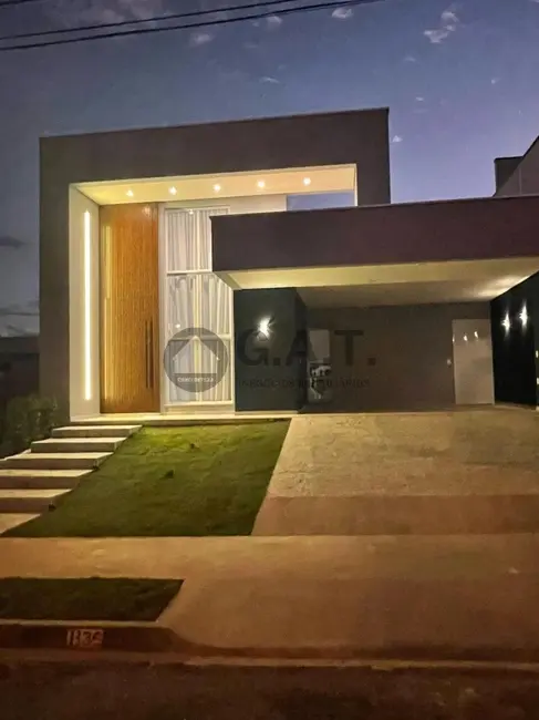 Casa de Condomínio com 3 quartos à venda, 180m2 em Aparecidinha, Sorocaba - SP - imagem 1 Foto 1 de Casa de Condomínio com 3 quartos à venda, 180m2 em Aparecidinha, Sorocaba - SP
