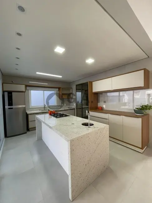 Casa de Condomínio com 3 quartos à venda, 180m2 em Aparecidinha, Sorocaba - SP - imagem 3 Foto 3 de Casa de Condomínio com 3 quartos à venda, 180m2 em Aparecidinha, Sorocaba - SP
