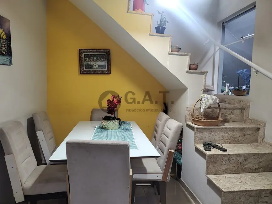 Casa com 3 quartos à venda, 210m2 em Jardim Santa Marina, Sorocaba - SP - imagem 4 Foto 4 de Casa com 3 quartos à venda, 210m2 em Jardim Santa Marina, Sorocaba - SP