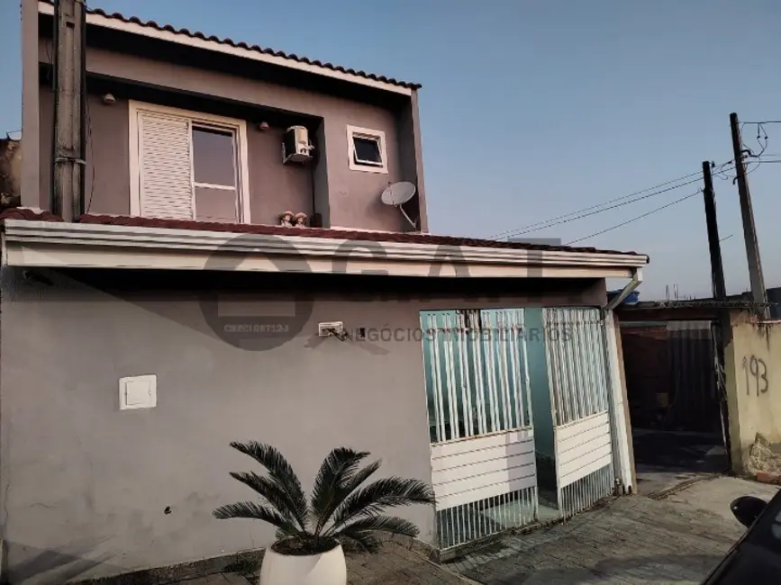 Casa com 3 quartos à venda, 210m2 em Jardim Santa Marina, Sorocaba - SP - imagem 2 Foto 2 de Casa com 3 quartos à venda, 210m2 em Jardim Santa Marina, Sorocaba - SP