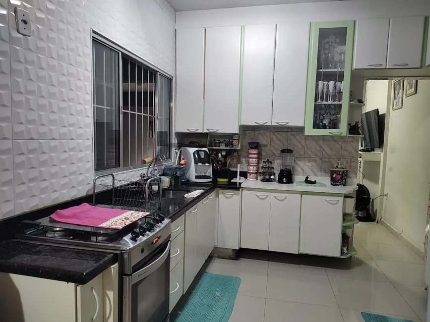 Casa com 3 quartos à venda, 210m2 em Jardim Santa Marina, Sorocaba - SP - imagem 5 Foto 5 de Casa com 3 quartos à venda, 210m2 em Jardim Santa Marina, Sorocaba - SP