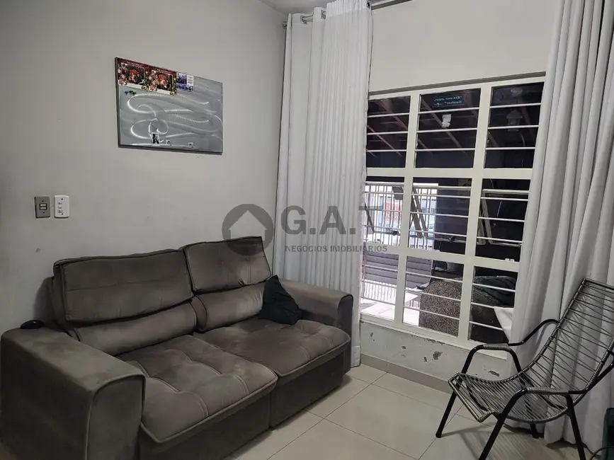 Casa com 3 quartos à venda, 210m2 em Jardim Santa Marina, Sorocaba - SP - imagem 3 Foto 3 de Casa com 3 quartos à venda, 210m2 em Jardim Santa Marina, Sorocaba - SP