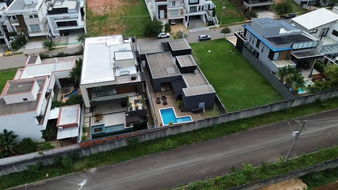 Foto 2 de Casa de Condomínio com 4 quartos para alugar, 400m2 em Jardim Residencial Chácara Ondina, Sorocaba - SP