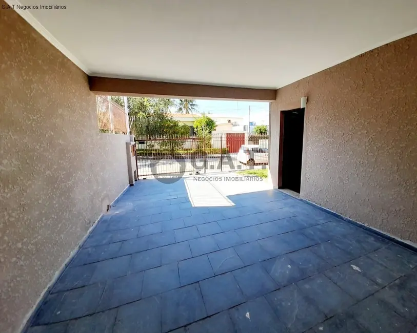 Casa com 3 quartos para alugar, 199m2 em Jardim Santa Rosália, Sorocaba - SP - imagem 3 Foto 3 de Casa com 3 quartos para alugar, 199m2 em Jardim Santa Rosália, Sorocaba - SP