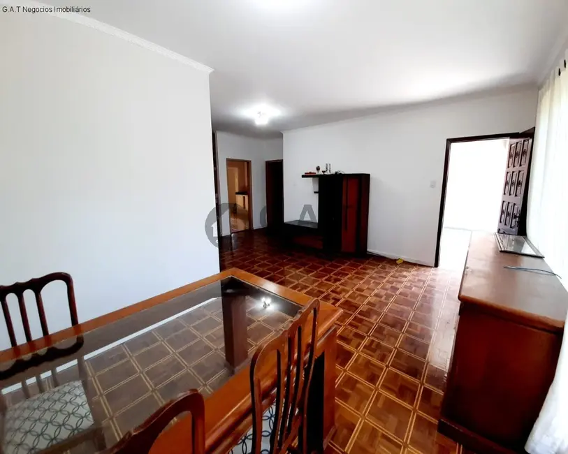 Casa com 3 quartos para alugar, 199m2 em Jardim Santa Rosália, Sorocaba - SP - imagem 5 Foto 5 de Casa com 3 quartos para alugar, 199m2 em Jardim Santa Rosália, Sorocaba - SP