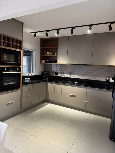 Casa de Condomínio com 3 quartos à venda, 120m2 em Jardim Simus, Sorocaba - SP - imagem 6 Foto 6 de Casa de Condomínio com 3 quartos à venda, 120m2 em Jardim Simus, Sorocaba - SP