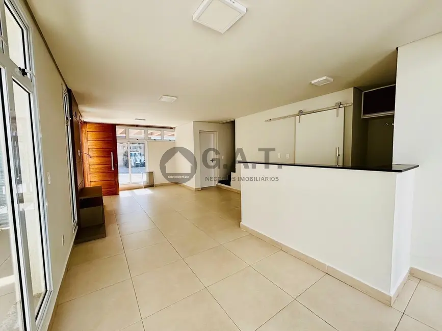 Casa de Condomínio com 3 quartos à venda, 130m2 em Jardim Pagliato, Sorocaba - SP - imagem 3 Foto 3 de Casa de Condomínio com 3 quartos à venda, 130m2 em Jardim Pagliato, Sorocaba - SP