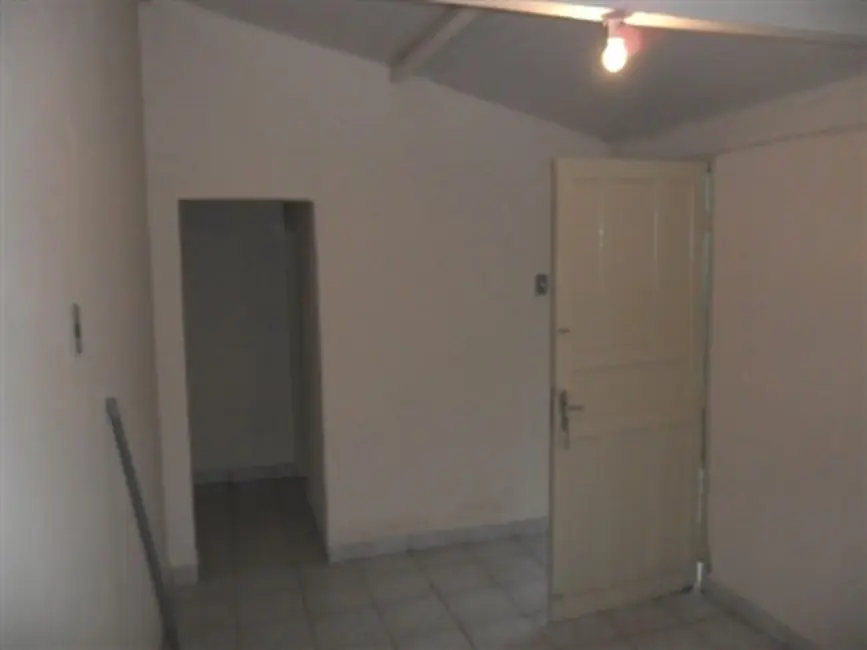 Foto 8 de Casa com 1 quarto para alugar, 30m2 em Vila Carvalho, Sorocaba - SP