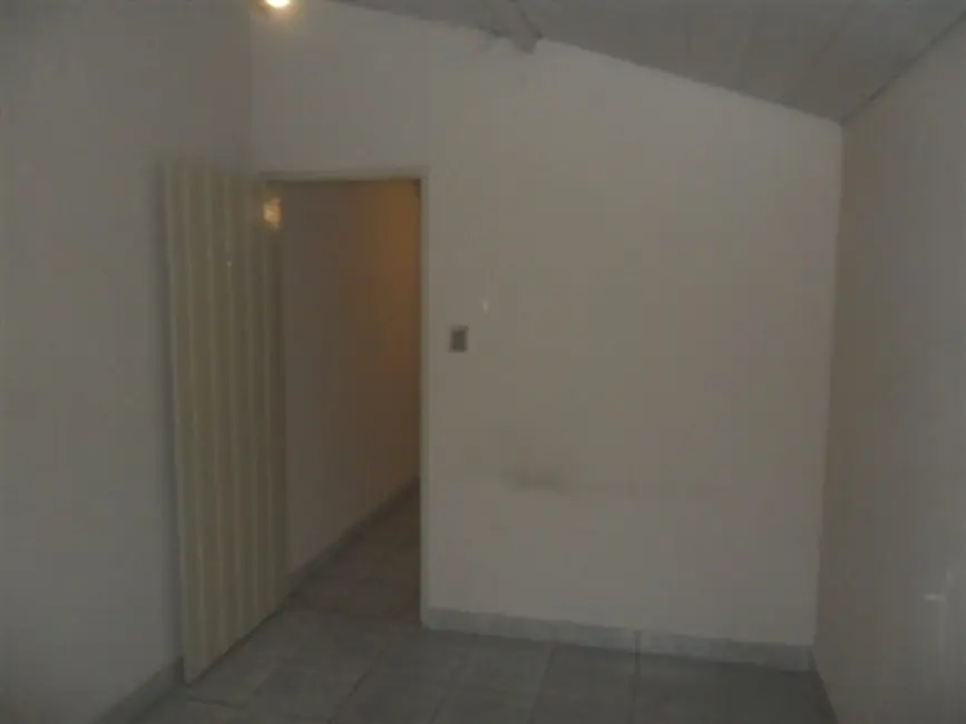 Foto 5 de Casa com 1 quarto para alugar, 30m2 em Vila Carvalho, Sorocaba - SP