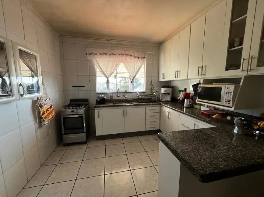 Casa com 3 quartos à venda, 162m2 em Jardim Vera Cruz, Sorocaba - SP - imagem 4 Foto 4 de Casa com 3 quartos à venda, 162m2 em Jardim Vera Cruz, Sorocaba - SP