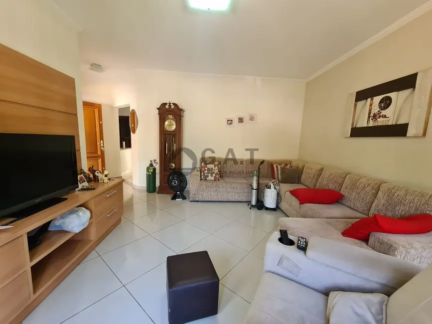 Casa de Condomínio com 3 quartos à venda, 180m2 em Chácaras Reunidas São Jorge, Sorocaba - SP - imagem 5 Foto 5 de Casa de Condomínio com 3 quartos à venda, 180m2 em Chácaras Reunidas São Jorge, Sorocaba - SP