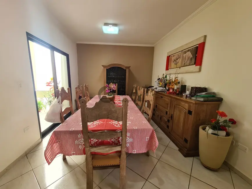Casa de Condomínio com 3 quartos à venda, 180m2 em Chácaras Reunidas São Jorge, Sorocaba - SP - imagem 4 Foto 4 de Casa de Condomínio com 3 quartos à venda, 180m2 em Chácaras Reunidas São Jorge, Sorocaba - SP