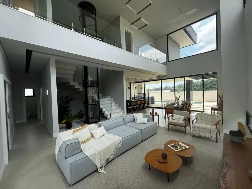 Casa de Condomínio com 4 quartos à venda, 360m2 em Alphaville Nova Esplanada, Votorantim - SP - imagem 8 Foto 8 de Casa de Condomínio com 4 quartos à venda, 360m2 em Alphaville Nova Esplanada, Votorantim - SP