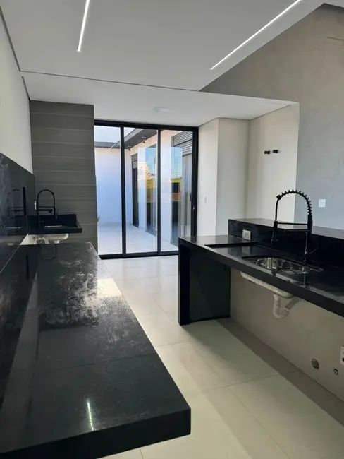 Casa de Condomínio com 3 quartos à venda, 140m2 em Wanel Ville, Sorocaba - SP - imagem 9 Foto 9 de Casa de Condomínio com 3 quartos à venda, 140m2 em Wanel Ville, Sorocaba - SP