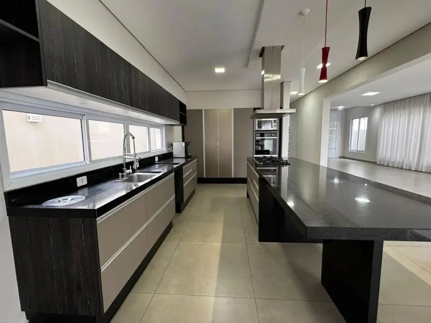 Casa de Condomínio com 3 quartos à venda, 289m2 em Jardim Residencial Chácara Ondina, Sorocaba - SP - imagem 8 Foto 8 de Casa de Condomínio com 3 quartos à venda, 289m2 em Jardim Residencial Chácara Ondina, Sorocaba - SP