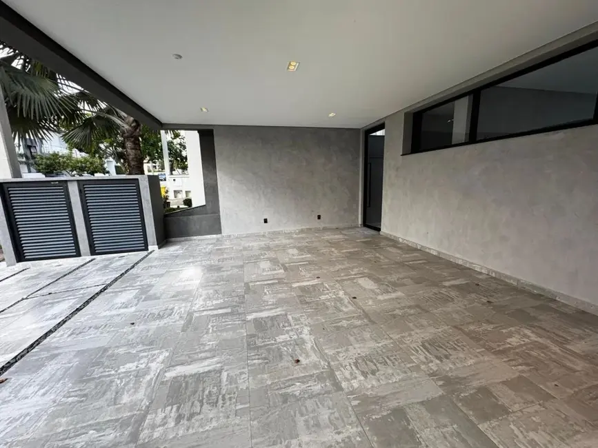 Casa de Condomínio com 4 quartos à venda, 300m2 em Jardim Residencial Chácara Ondina, Sorocaba - SP - imagem 3 Foto 3 de Casa de Condomínio com 4 quartos à venda, 300m2 em Jardim Residencial Chácara Ondina, Sorocaba - SP