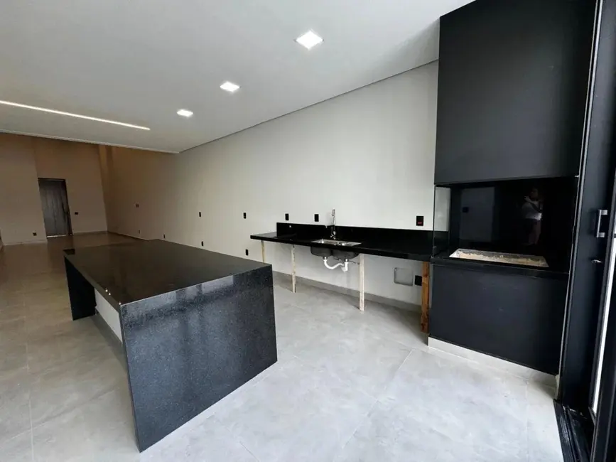 Foto 3 de Casa de Condomínio com 3 quartos à venda, 240m2 em Aparecidinha, Sorocaba - SP