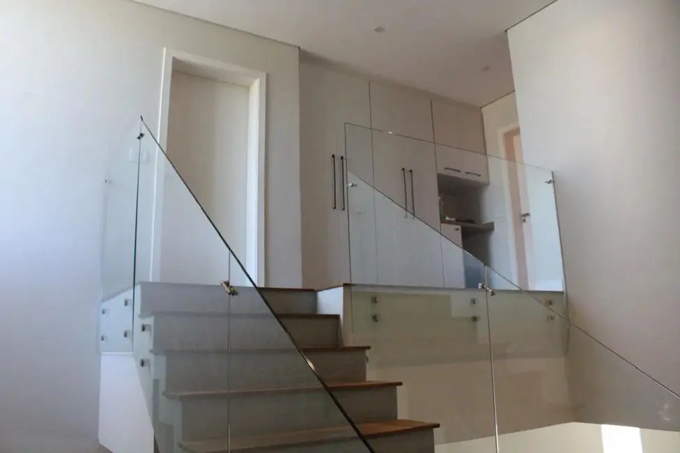Casa de Condomínio com 3 quartos à venda, 319m2 em Jardim Emília, Sorocaba - SP - imagem 3 Foto 3 de Casa de Condomínio com 3 quartos à venda, 319m2 em Jardim Emília, Sorocaba - SP